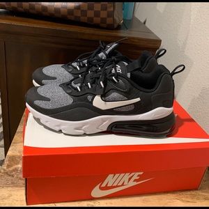 Nike AirMax 270 React